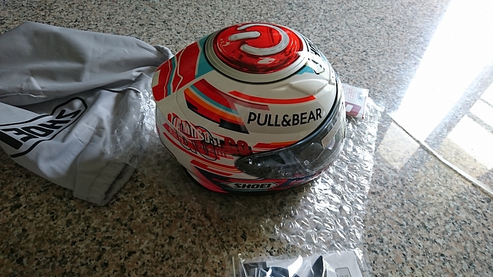開箱~SHOEI Z7電源帽