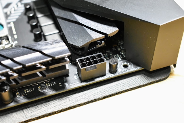 ASUS ROG STRIX B360-F GAMING主機板 輕開箱~