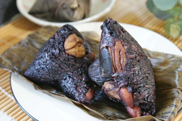 【台南蔬食餐廳】【安平區】食蔬茶齋 || 素食養生紫米粽 || 端午節伴手禮首選 || 營養價值超乎想像 || 蘊藏抗氧化花青素