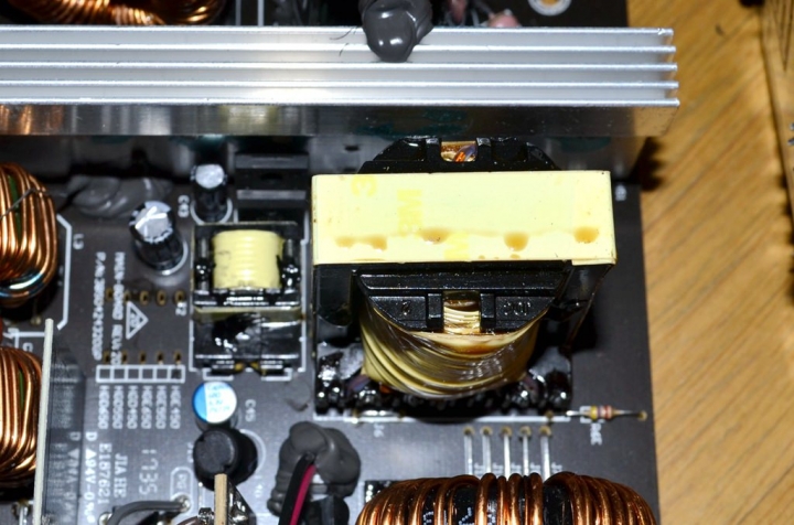 全漢 黑爵士II Hydro GE 450W 金牌電源供應器 開箱測試分享