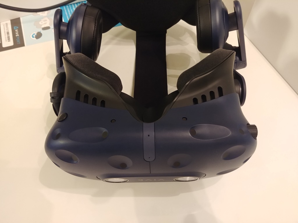 HTC VIVE Pro 開箱＆心得