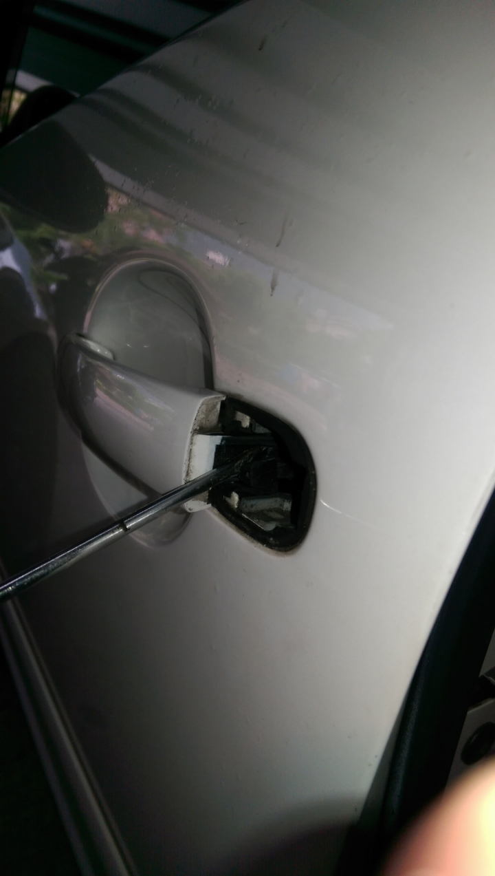 DIY教學-更換golf 5 車門六角鎖