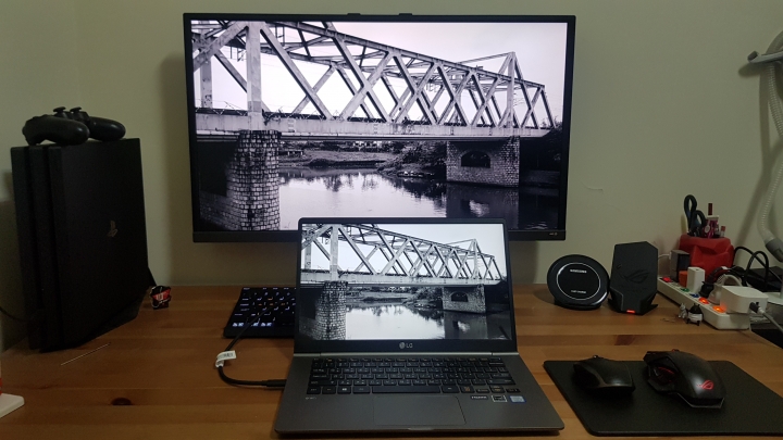 BenQ ew3270u 大電視換小螢幕 保護眼睛衝一台