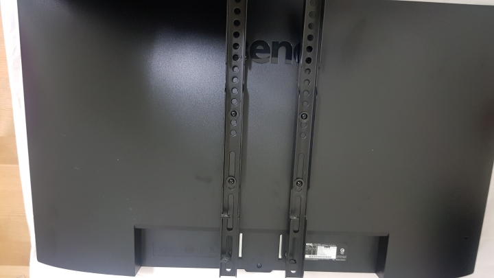 BenQ ew3270u 大電視換小螢幕 保護眼睛衝一台