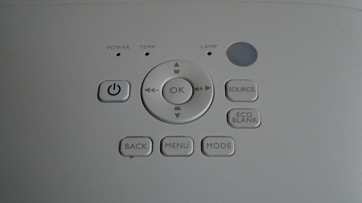 4K HDR 新人生: APPLE TV 4K 電視盒+BenQ W1700 4K 投影機開箱