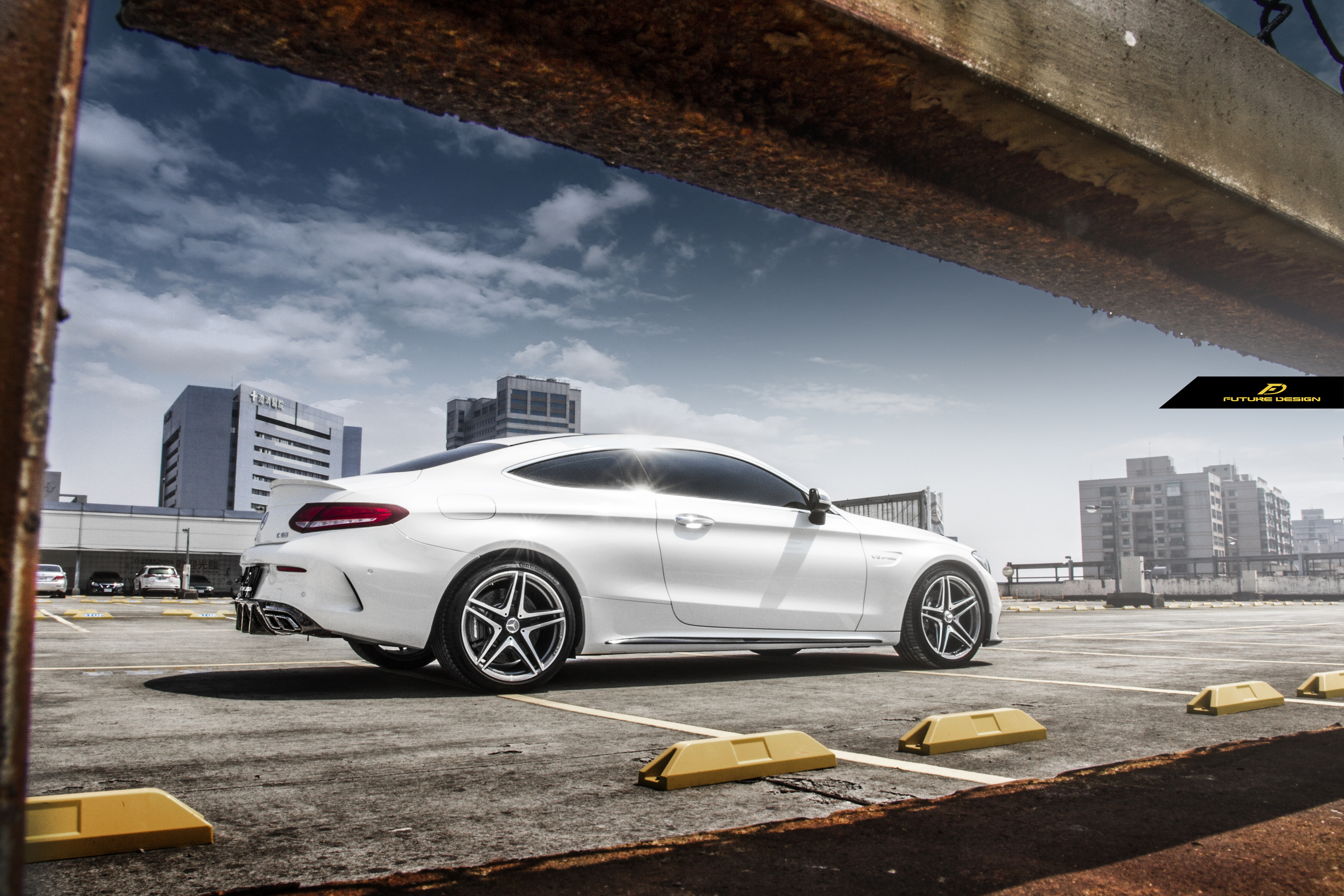 來自V8的咆哮 - Mercedes-AMG W205 C63 Coupe