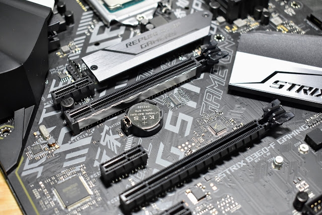 ASUS ROG STRIX B360-F GAMING主機板 輕開箱~
