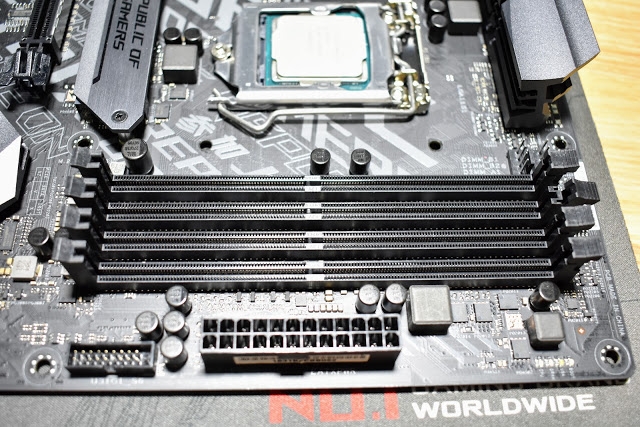 ASUS ROG STRIX B360-F GAMING主機板 輕開箱~
