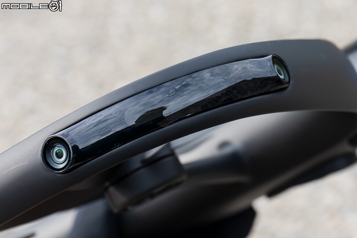 Skydio R1 無人機,機身四個角落皆標配兩顆鏡頭及LED定位燈 Skydio R1 無人機,機身四個角落皆標配兩顆鏡頭及LED定位燈