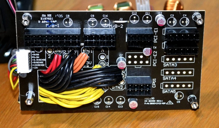 全漢 黑爵士II Hydro GE 450W 金牌電源供應器 開箱測試分享