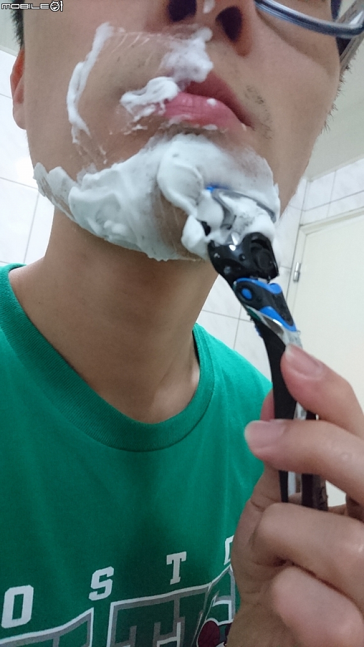 【試用】《舒適水次元5辨型刮鬍刀》吸震技術超服貼刮鬍享受!破皮~byebye!