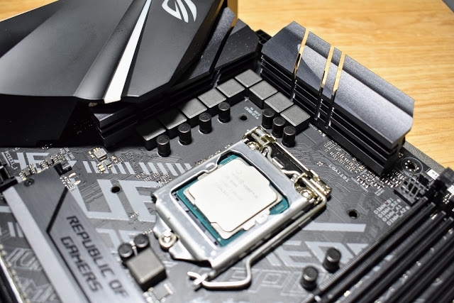 ASUS ROG STRIX B360-F GAMING主機板 輕開箱~