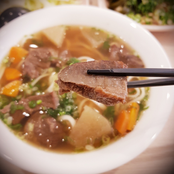 【台南牛肉麵】【安平區】六味真湯牛肉麵|廟口牛肉麵師傅嫡傳手藝|清燉湯頭鮮美甘甜|鮮嫩牛肉大塊飽足|在地台南人好味道