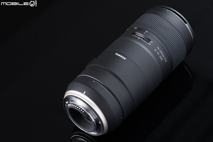 Tamron 70-210mm f/4 Di VC USD (A034),鏡尾端銀白色的環 Tamron 70-210mm f/4 Di VC USD (A034),鏡尾端銀白色的環