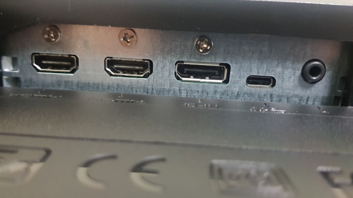 BenQ ew3270u 大電視換小螢幕 保護眼睛衝一台