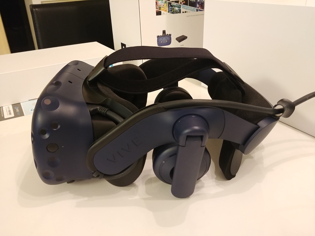 HTC VIVE Pro 開箱＆心得