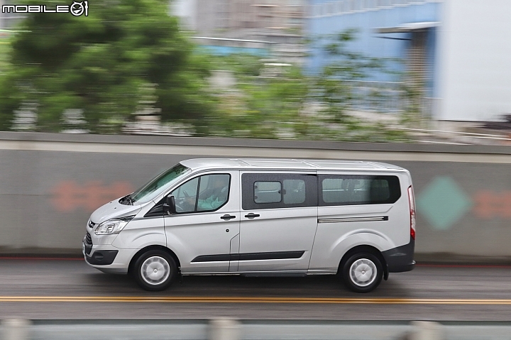 背包客們的好旅伴！Ford Tourneo Custom自排版試駕報導