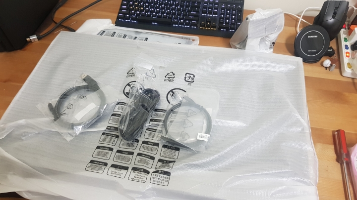 BenQ ew3270u 大電視換小螢幕 保護眼睛衝一台