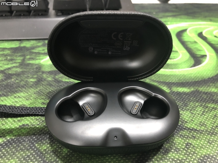 最時尚的真.無線耳機 B&O E8 開箱 -