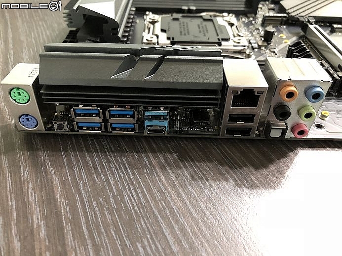 Core i9 7900X 小石頭 X299 EXTREME4 升級簡單開箱