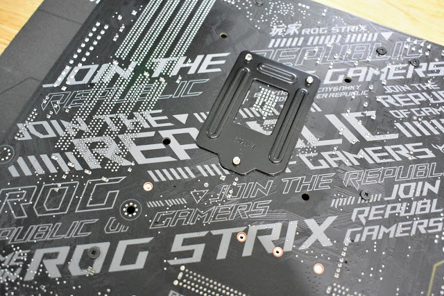 ASUS ROG STRIX B360-F GAMING主機板 輕開箱~