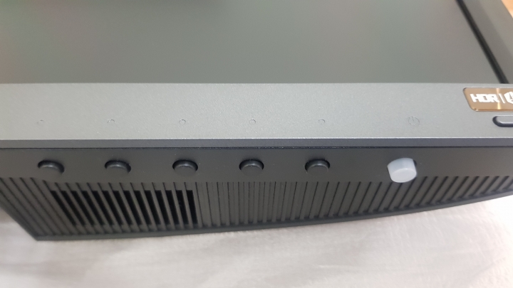 BenQ ew3270u 大電視換小螢幕 保護眼睛衝一台