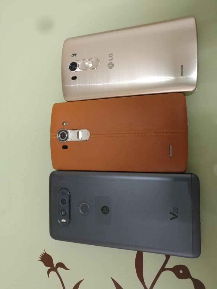 LG V20過保三天出現死機?
