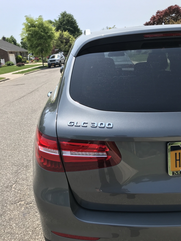 說好要開箱的GLC 300 4matic