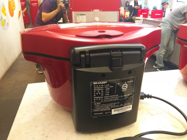 SHARP HEALSIO水波爐與 0水鍋:雙鍋合壁,料理盡現