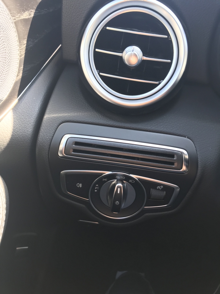 說好要開箱的GLC 300 4matic