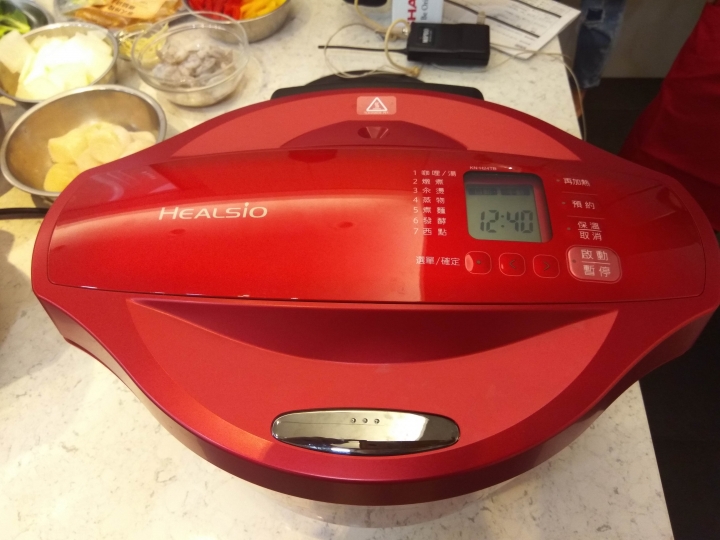 SHARP HEALSIO水波爐與 0水鍋:雙鍋合壁,料理盡現