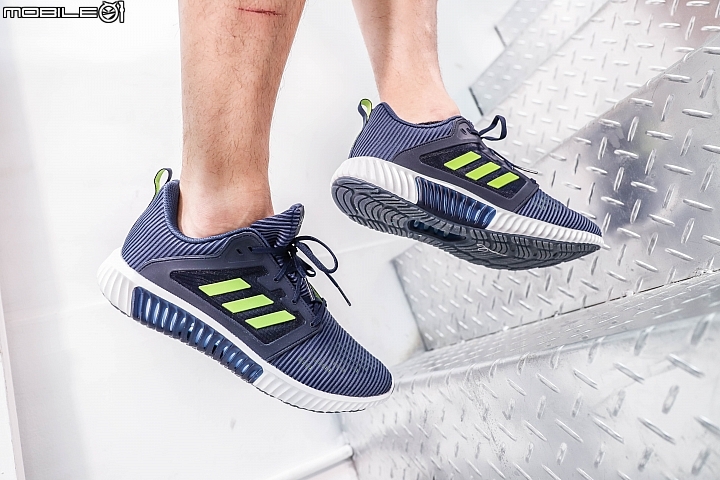 adidas CLIMACOOL 酷涼系列跑鞋,鞋底採用特殊組件構成,有效降低足部的溫度與濕度 adidas CLIMACOOL 酷涼系列跑鞋,鞋底採用特殊組件構成,有效降低足部的溫度與濕度