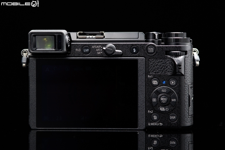 Panasonic Lumix GX9絕大多數的按鍵、快捷鍵都做在機背 Panasonic Lumix GX9絕大多數的按鍵、快捷鍵都做在機背