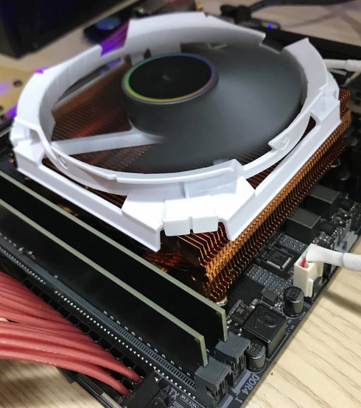 全銅空冷散熱器，久違了 CRYORIG 輕巧重份量極致降溫 C7 Cu 下吹全銅版