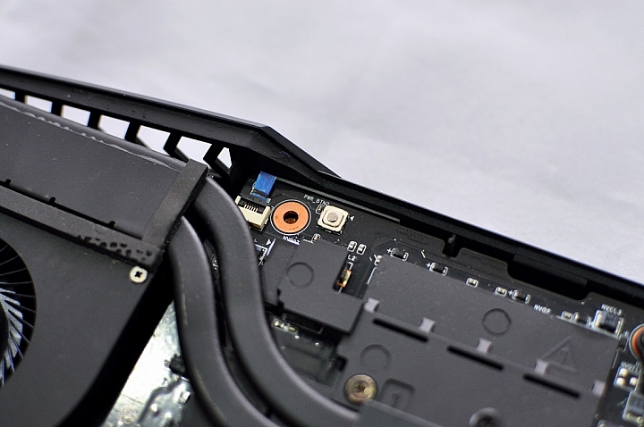 AORUS X7 DT V8,面面俱到的高效強勁筆電