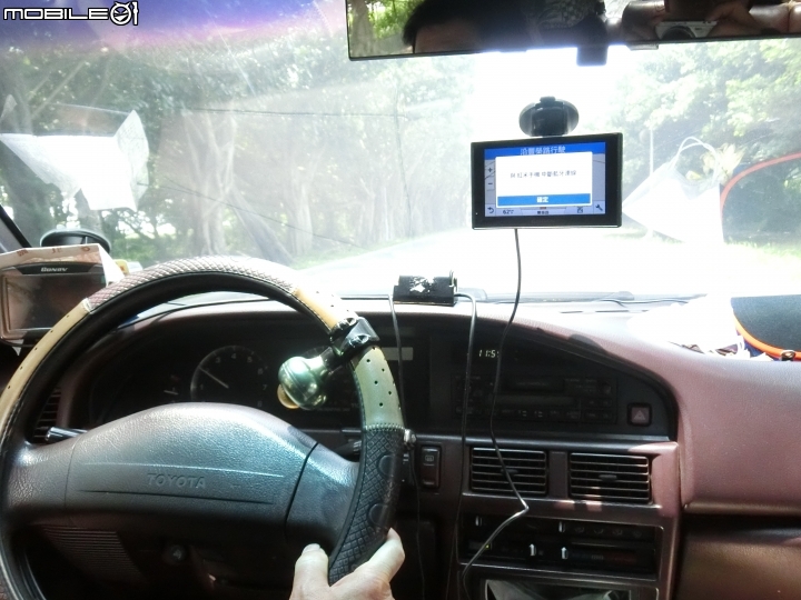 Garmin DriveAssist 51替你守護乘載家人的每一次美好。前瞻安全;內在無比!