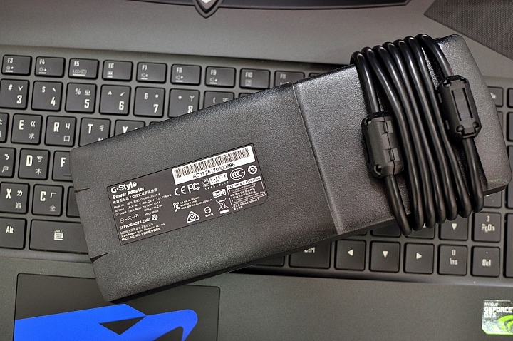 AORUS X7 DT V8,面面俱到的高效強勁筆電