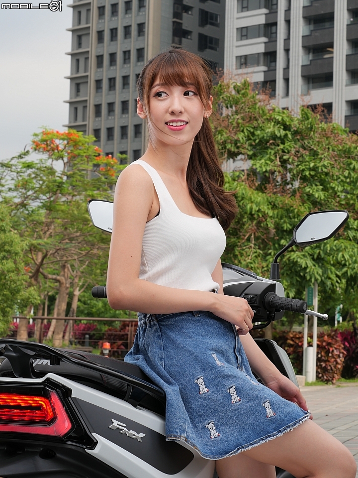 Panasonic Lumix GX9 實拍照片「FNX 125評測側拍」 Panasonic Lumix GX9 實拍照片「FNX 125評測側拍」