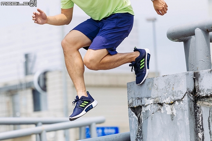 adidas CLIMACOOL酷涼系列跑鞋 adidas CLIMACOOL酷涼系列跑鞋
