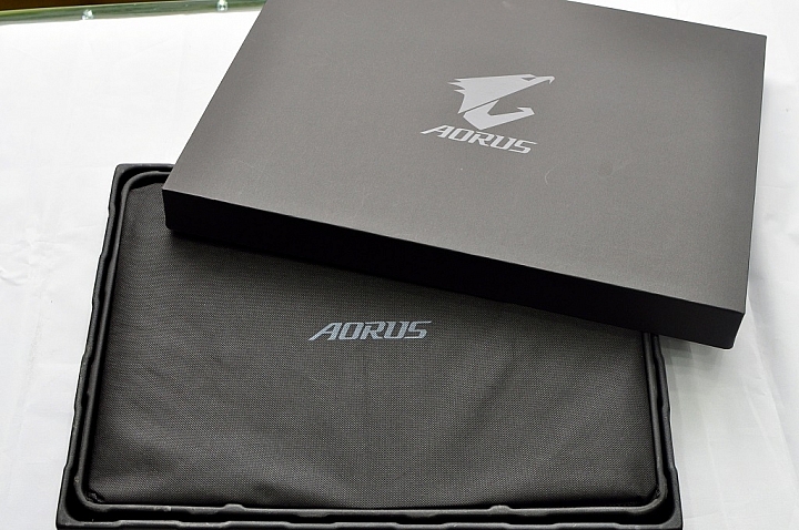 AORUS X7 DT V8,面面俱到的高效強勁筆電