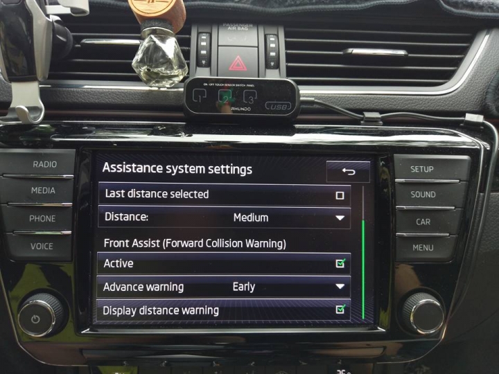 skoda superb 等不到原廠標配先自行在外面升級ACC+AEB