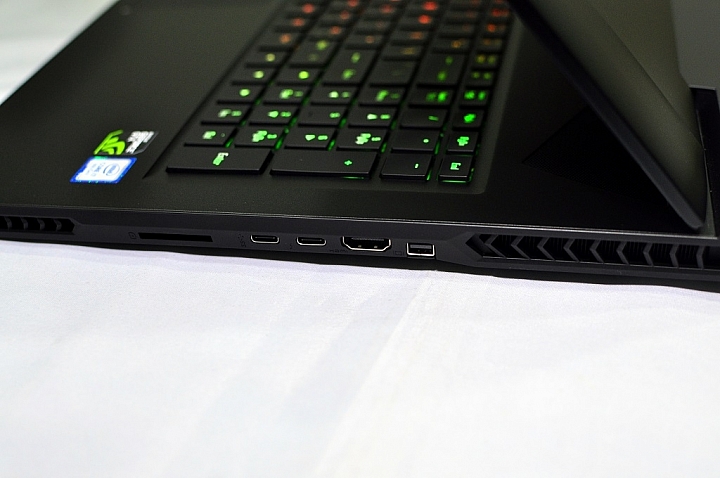 AORUS X7 DT V8,面面俱到的高效強勁筆電