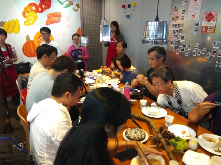 SHARP HEALSIO水波爐與 0水鍋:雙鍋合壁,料理盡現