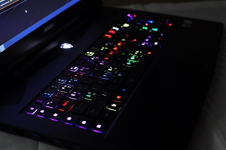 AORUS X7 DT V8,面面俱到的高效強勁筆電