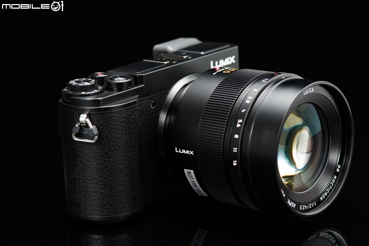 Panasonic Lumix GX9握感上比較偏造型取向的設計 Panasonic Lumix GX9握感上比較偏造型取向的設計