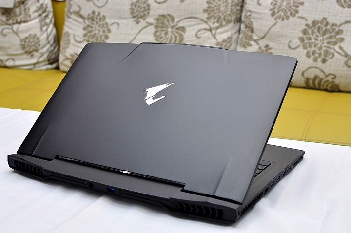 AORUS X7 DT V8,面面俱到的高效強勁筆電