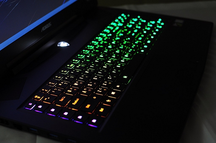 AORUS X7 DT V8,面面俱到的高效強勁筆電