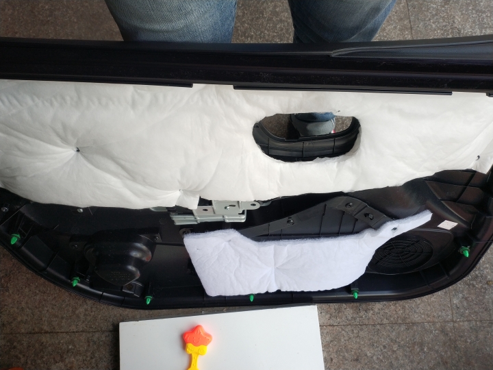 U5前车门镭射灯——安装完成