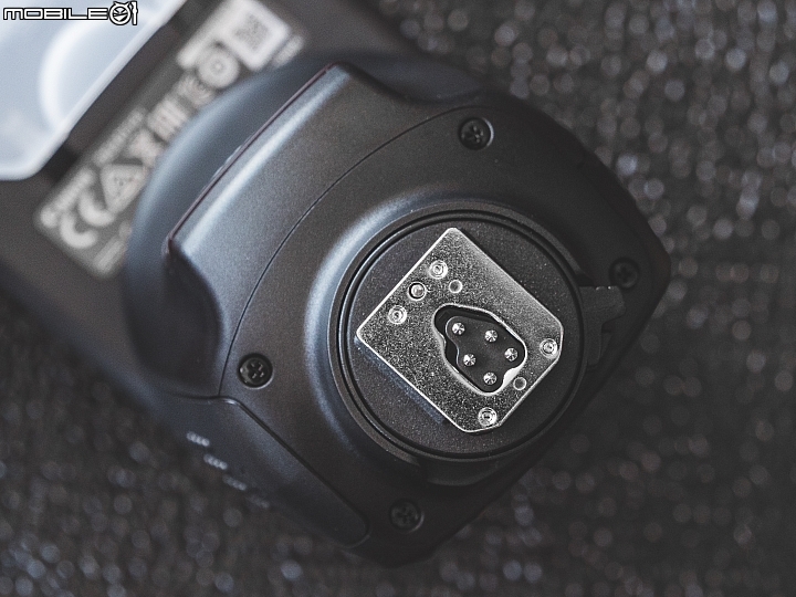 Canon Speedlite 470EX-AI,沒有防塵防滴結構,比較適合初階用戶 Canon Speedlite 470EX-AI,沒有防塵防滴結構,比較適合初階用戶