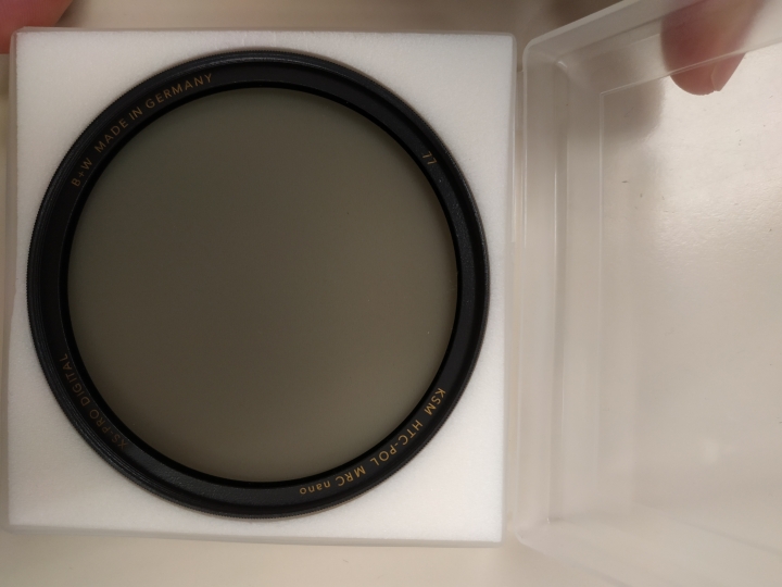 早兩天買了一塊B+W CPL, 卻發現可能是假的?? 求各位師兄幫忙分辨